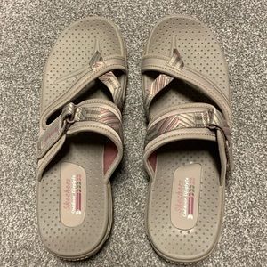 Sketchers outdoor lifestyle sandals, size 10 in tan